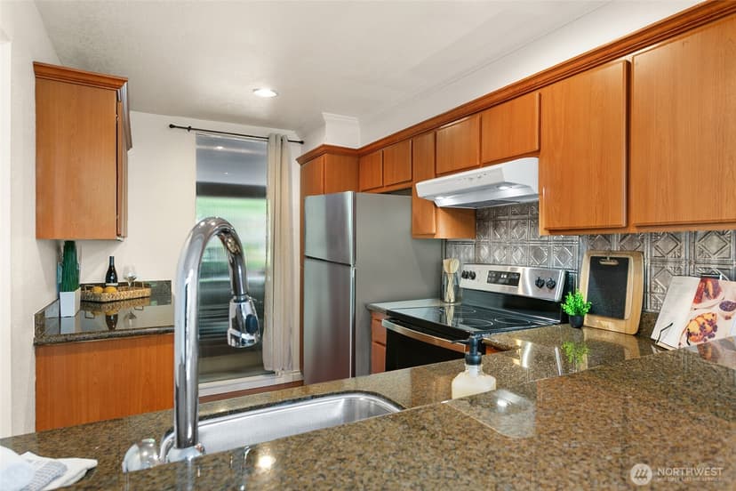 Property photo for 13832 NE 66th Street #605, Redmond photo 9