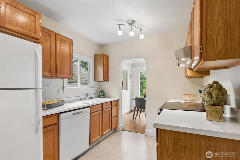 Property photo for 346 NE 58th Street, Seattle photo 7