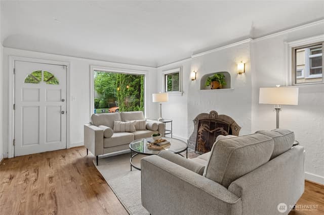 Property photo for 346 NE 58th Street, Seattle photo 2