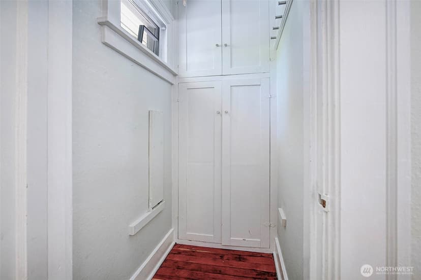 Property photo for 19 Dravus Street, Seattle photo 12