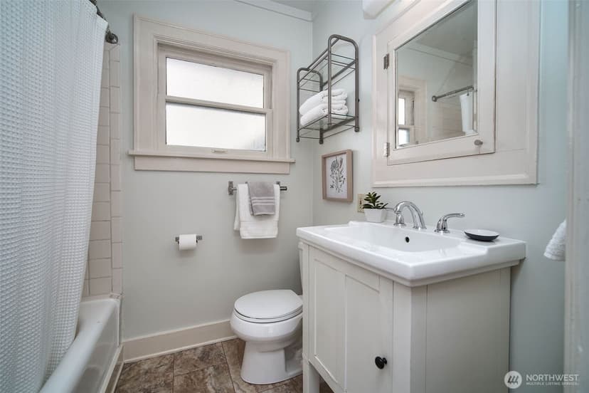 Property photo for 19 Dravus Street, Seattle photo 9