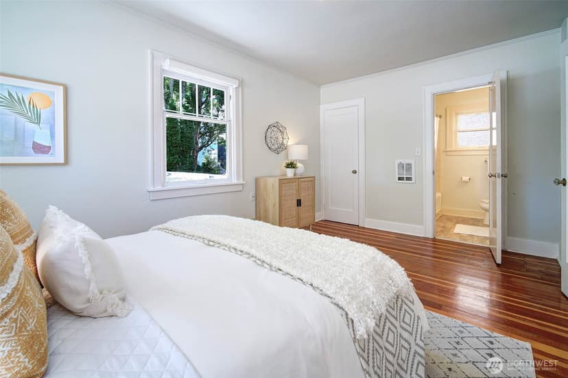 Property photo for 19 Dravus Street, Seattle photo 8