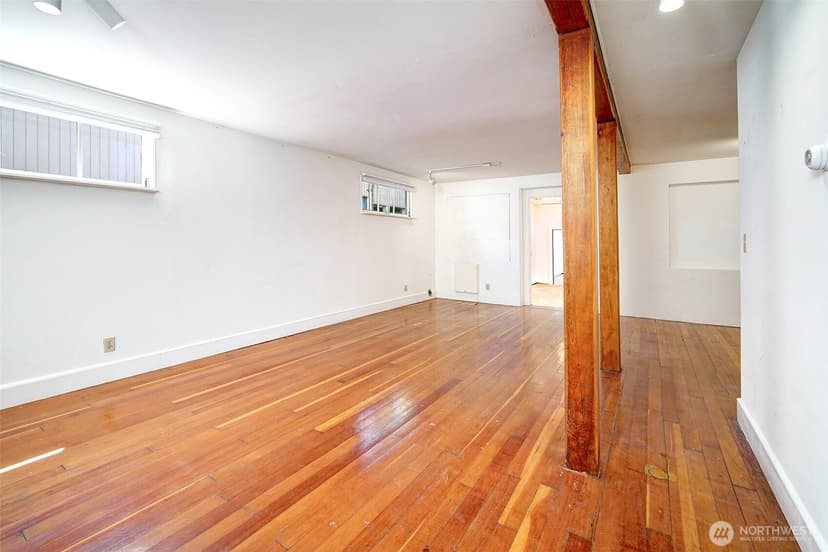 Property photo for 19 Dravus Street, Seattle photo 13