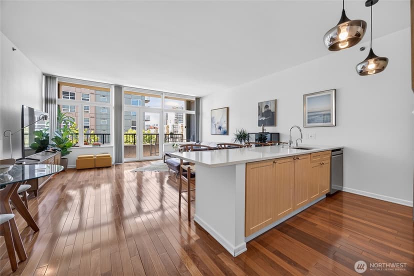 Property photo for 2717 Western Avenue #5002, Seattle photo 7