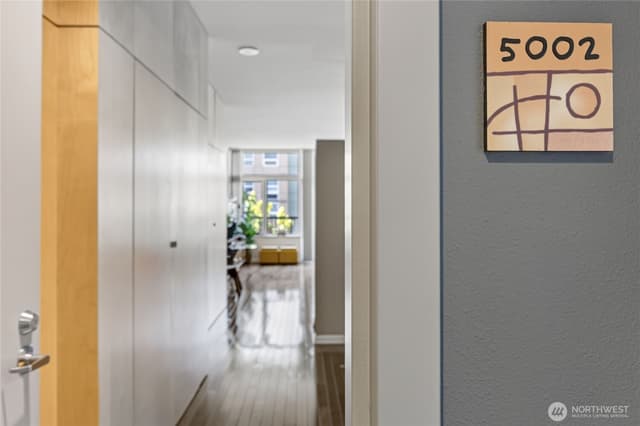 Property photo for 2717 Western Avenue #5002, Seattle photo 2