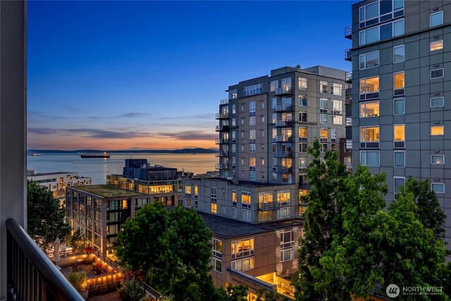 Property photo for 2717 Western Avenue #5002, Seattle