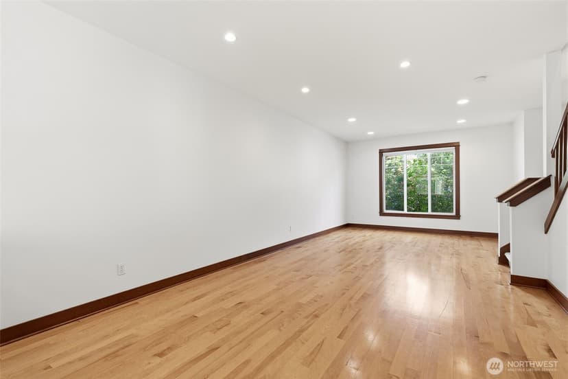 Property photo for 6526 34th Avenue NE #B, Seattle photo 5