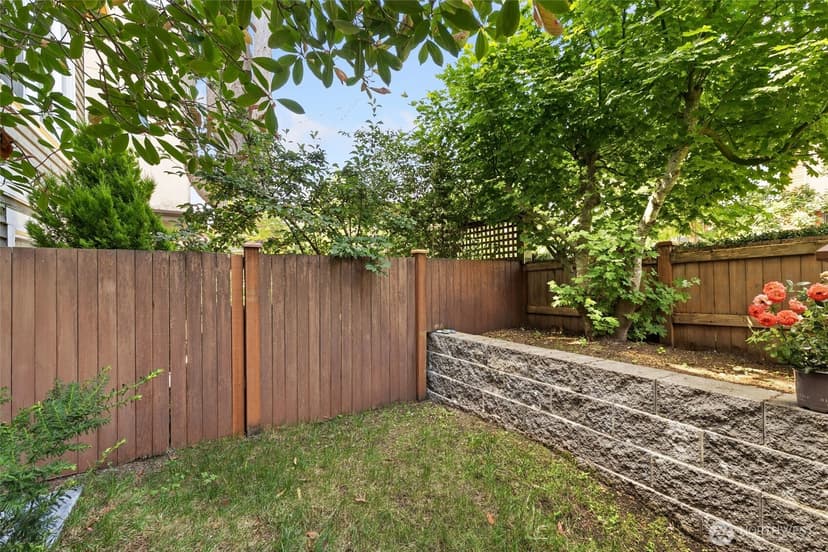 Property photo for 6526 34th Avenue NE #B, Seattle photo 30