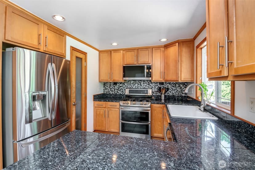 Property photo for 7304 NE 143rd Street, Kenmore photo 12