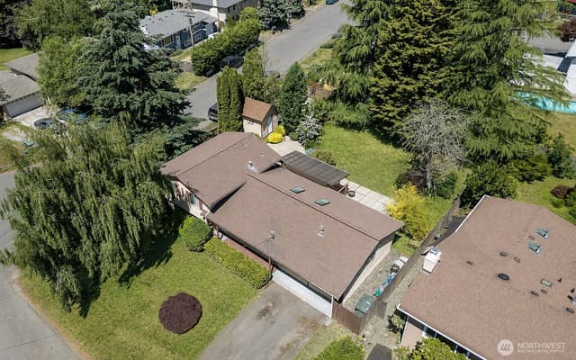 Property photo for 7304 NE 143rd Street, Kenmore photo 2