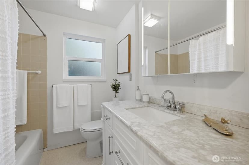 Property photo for 15804 35th Avenue NE, Lake Forest Park photo 25