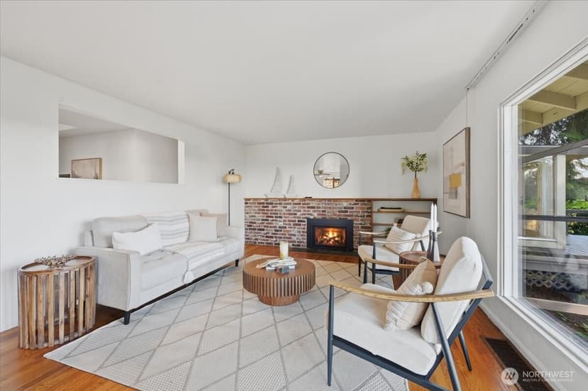 Property photo for 15804 35th Avenue NE, Lake Forest Park photo 12