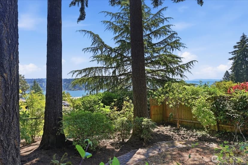 Property photo for 15804 35th Avenue NE, Lake Forest Park photo 6