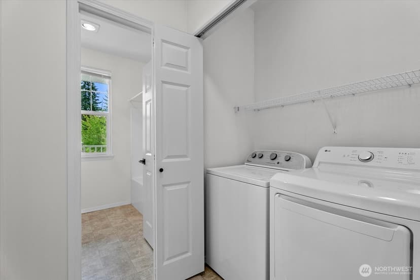 Property photo for 12712 Admiralty Way #G304, Everett photo 20