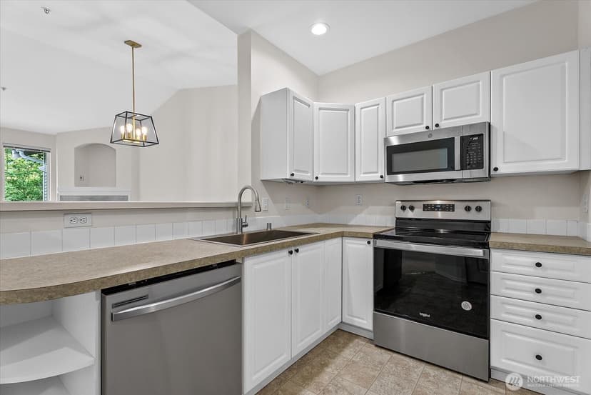 Property photo for 12712 Admiralty Way #G304, Everett photo 4