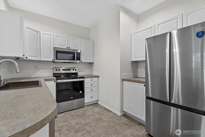 Property photo for 12712 Admiralty Way #G304, Everett photo 3