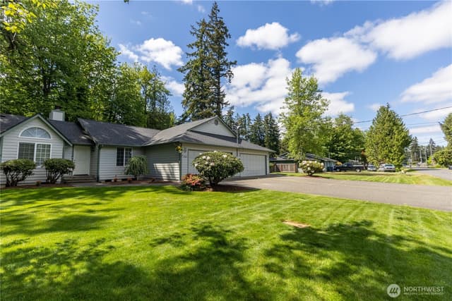 Property photo for 9922 F Street E, Tacoma photo 4