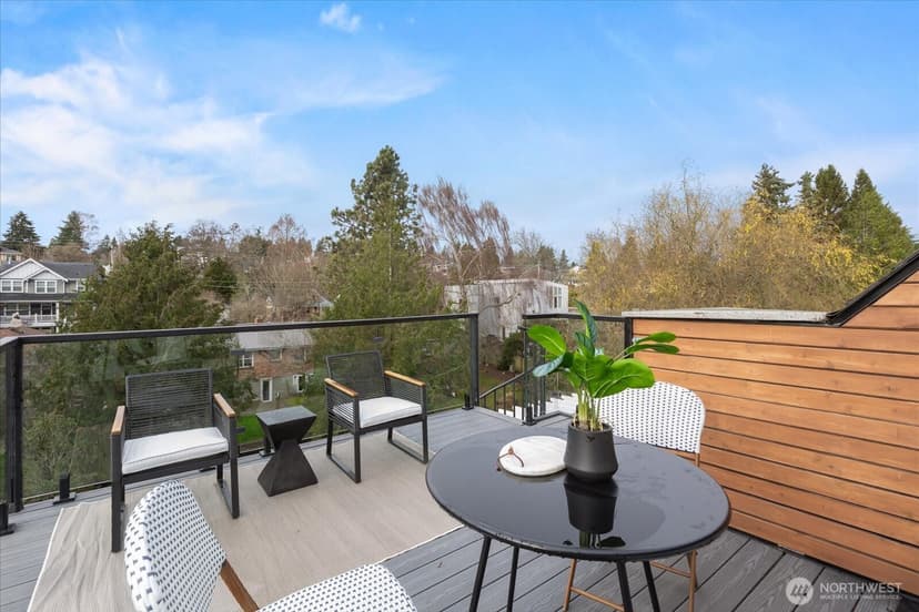 Property photo for 6523 39th Avenue NE, Seattle photo 28