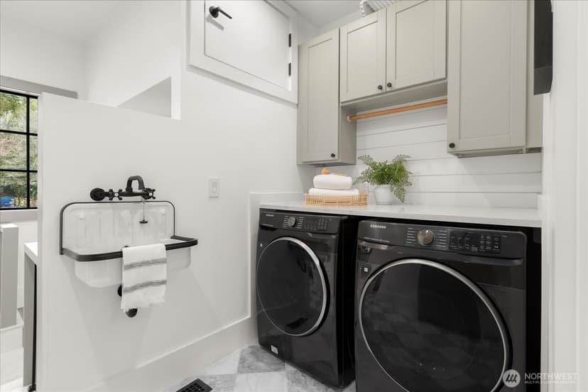 Property photo for 6523 39th Avenue NE, Seattle photo 21