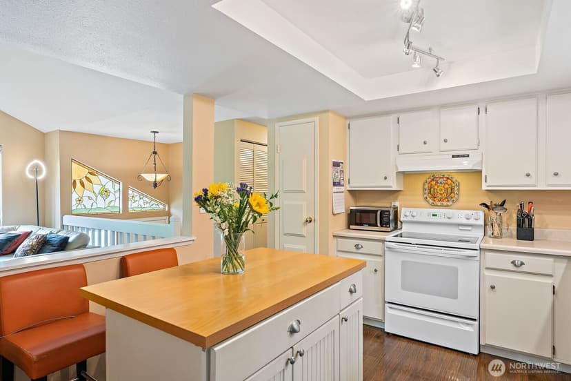 Property photo for 17117 NE 84th Street, Redmond photo 11