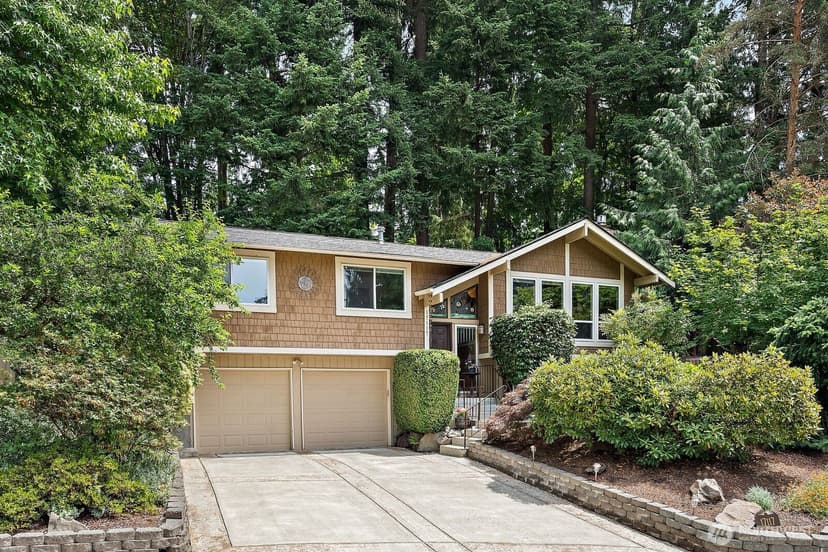 Property photo for 17117 NE 84th Street, Redmond photo 2