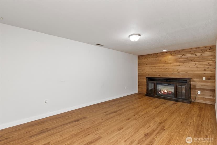Property photo for 960 NE Melanie Court, Bremerton photo 24