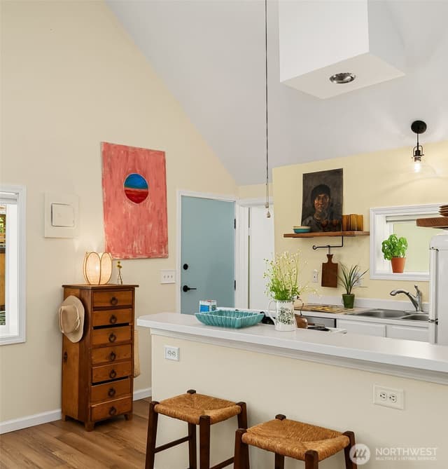 Property photo for 13337 25th Avenue NE, Seattle photo 4