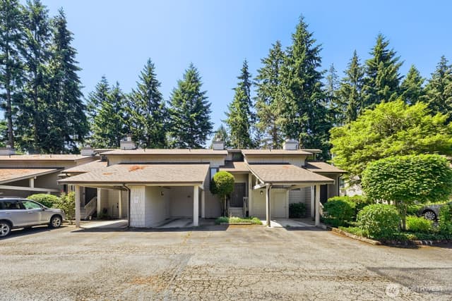 Property photo for 14615 NE 35th Street #K4, Bellevue photo 2