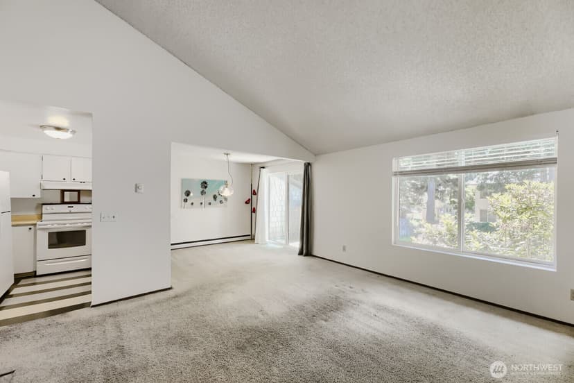 Property photo for 14615 NE 35th Street #K4, Bellevue photo 4