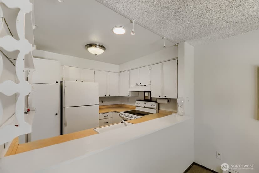 Property photo for 14615 NE 35th Street #K4, Bellevue photo 6