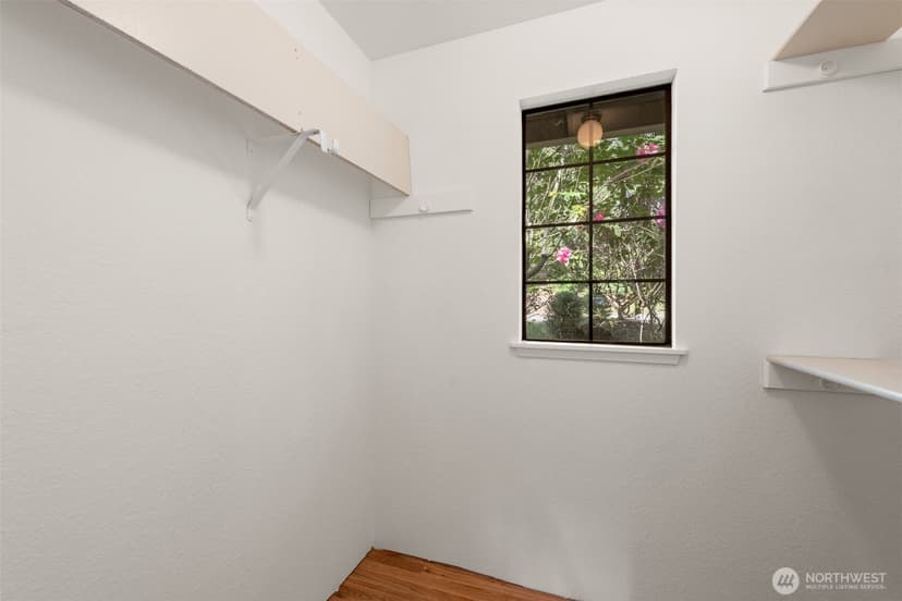 Property photo for 13257 SE 54th Place, Bellevue photo 19