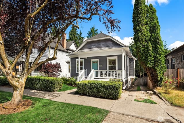 Property photo for 830 NE 59th Street, Seattle photo 3