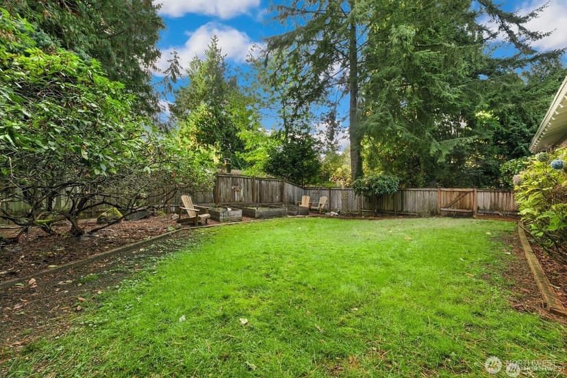 Property photo for 12421 NE 65th Place, Kirkland photo 15