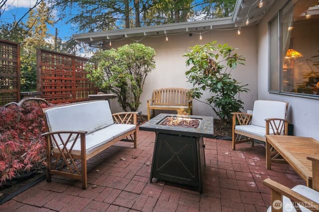 Property photo for 12421 NE 65th Place, Kirkland photo 2