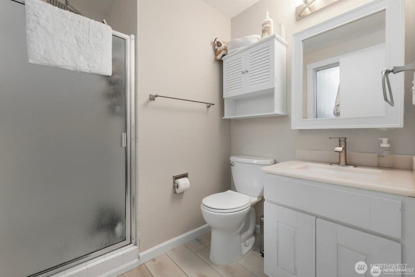 Property photo for 12421 NE 65th Place, Kirkland photo 10