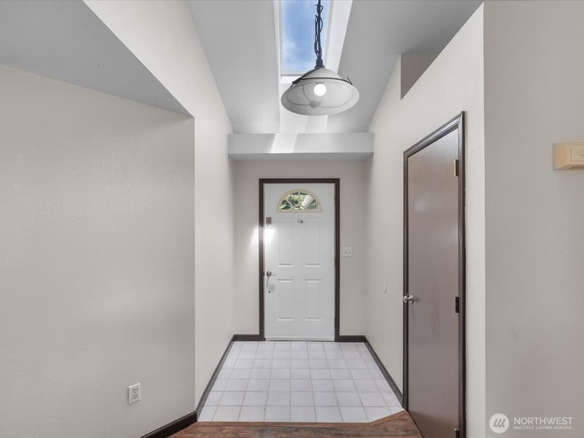 Property photo for 7812 Condor Drive NE, Arlington photo 16