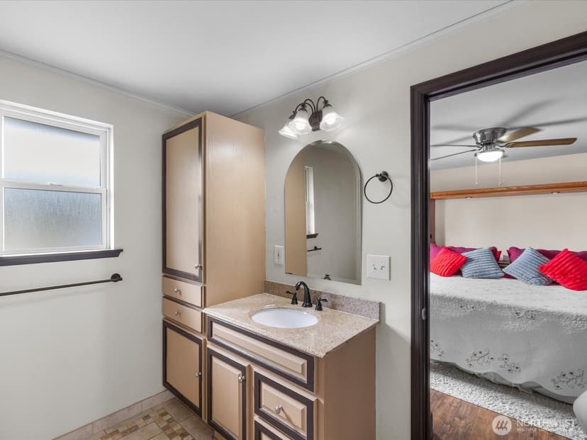 Property photo for 7812 Condor Drive NE, Arlington photo 11