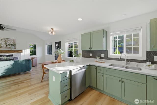 Property photo for 3511 E Grandview Avenue, Tacoma photo 5