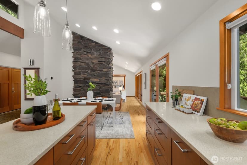 Property photo for 15826 266th Avenue SE, Issaquah photo 18