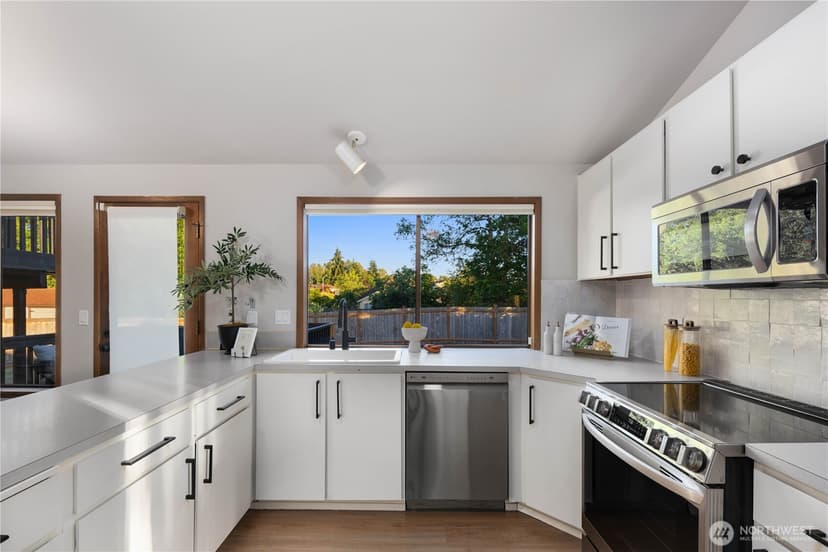 Property photo for 619 S 31st Street, Renton photo 11