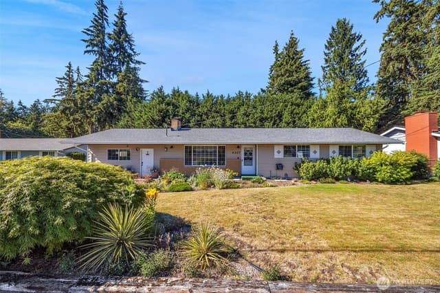 Property photo for 4317 106th Place NE, Marysville photo 2