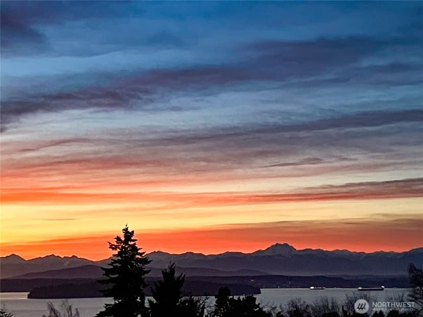 Property photo for 8447 42nd Avenue SW, Seattle photo 4
