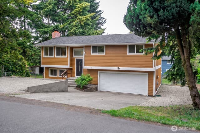Property photo for 3105 13th Street SW, Puyallup photo 2