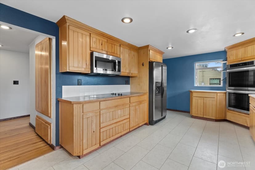 Property photo for 8724 16th Avenue SW, Seattle photo 7