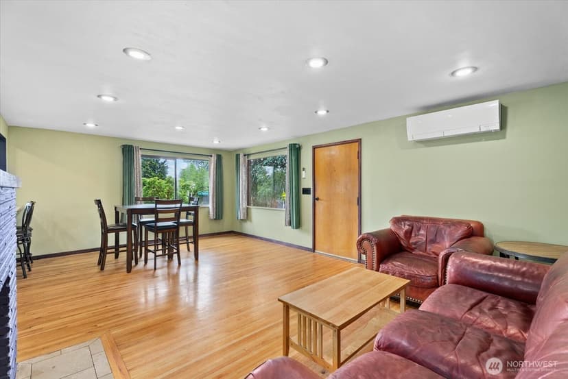 Property photo for 8724 16th Avenue SW, Seattle photo 12