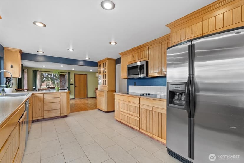 Property photo for 8724 16th Avenue SW, Seattle photo 6