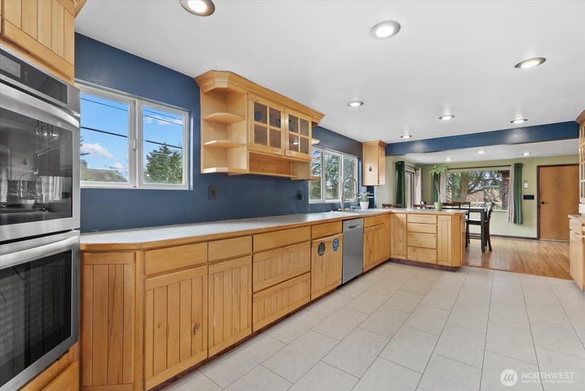 Property photo for 8724 16th Avenue SW, Seattle photo 5