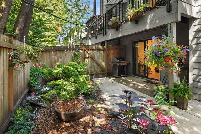 Property photo for 15628 8th Avenue SW #B, Burien