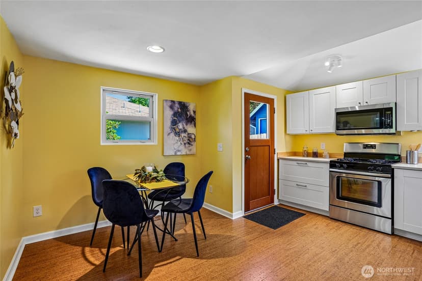 Property photo for 9250 14th Avenue SW, Seattle photo 11