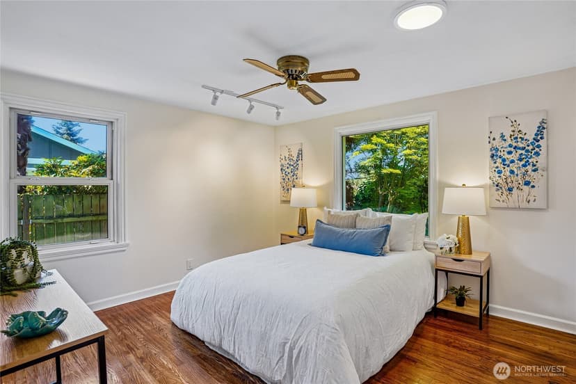 Property photo for 9250 14th Avenue SW, Seattle photo 12